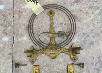 G017 Zdobione mocowanie mechanizmu gong starego zegara ściennego