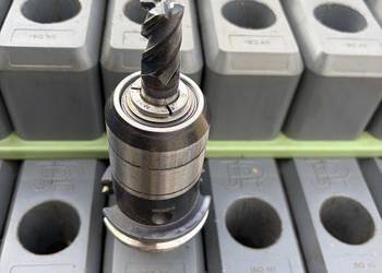 Frez VHM Ø16 mm - monolityczny, 4-ostrzowy, na oprawce SK40