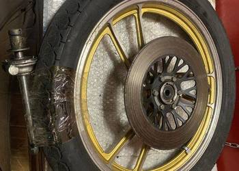 Suzuki GSX 400 przednie koło felga ośka opona C370 Suzuki GSX 400 przednie koło felga ośka opona C370