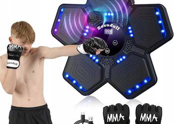 Maszyna do boxu w domu z muzyką 1702