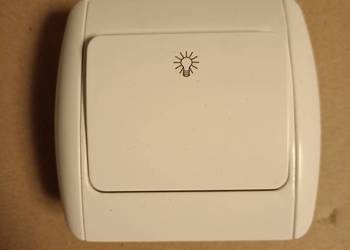 Przycisk zwierny światło