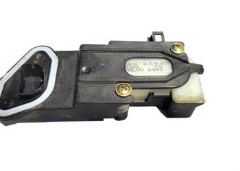 ZAMEK KLAPKI WLEWU PALIWA VOLVO V40 V50 30716226