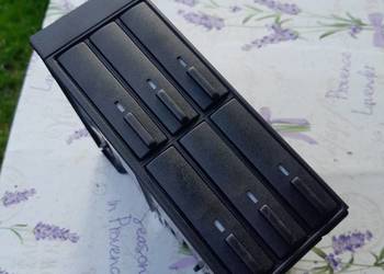 Mercedes W203 W209 schowek box na kasety A2036801150