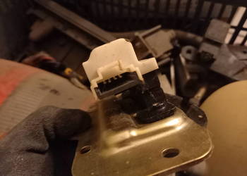 renault espace 4 zamek klapy tył tylniej 4pin