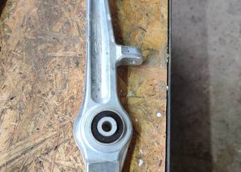 Wahacz dolny Audi A8 D2