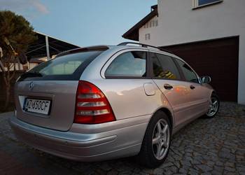 Mercedes C220 Diesel 2003 Automat Hak  Szyberdach Klimatyzacja Zamiana