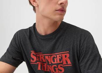 szary t-shirt męski z napisem Sinsay