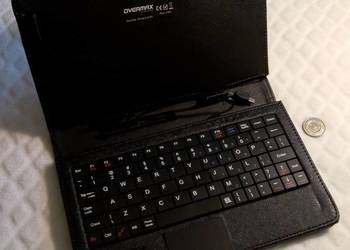 Etui ochronne z klawiaturą do tabletów 7’’
