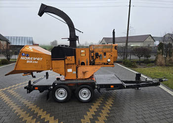 Rębak spalinowy na przyczepie NOREMAT BM250