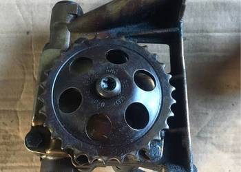Pompa oleju audi a6 c5 2.4 v6 078115105