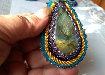 Labradoryt ognisty, sutasz, beading, wisior