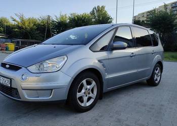 Sprzedam Forda S-maxa z 2008 r 2.0 benzyna 7-osobowego