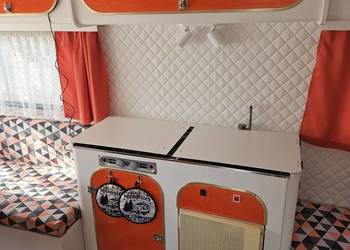 Przyczepa kempingowa, retro , toaleta , zarejestrowana, sucha, zamiana