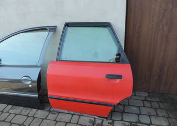 AUDI 80 B4 KOMBI DRZWI LEWY TYŁ