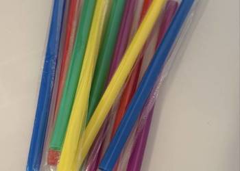 Kolorowe słomki plastikowe