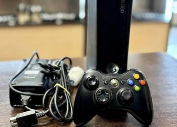 Konsola Microsoft Xbox 360 Slim 250 GB czarny Konsola Microsoft Xbox 360 Slim 250 GB czarny