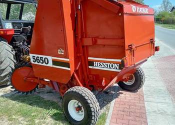 Prasa rolującą FIATAGRI Hesston 5650  jak John Deere 540