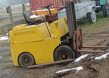 Wózek widłowy rak suchedniów silnik ursus C 330