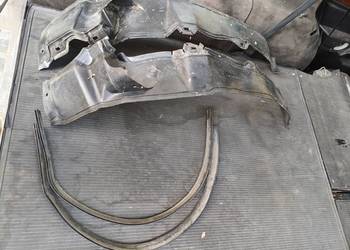 Mercedes 190 W201 nadkole pod błotnik przedni uszczelka