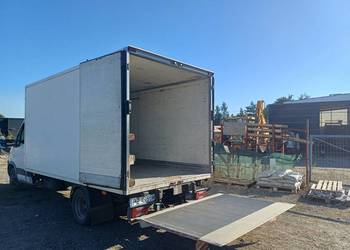 Transport palet i maszyn Kostrzyn auto z windą 8 pal