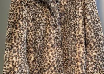 atrakcyjna damska kurtka zimowa