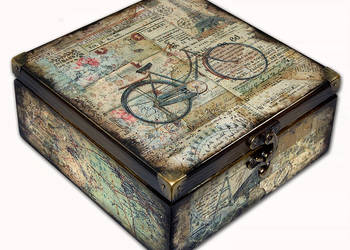 SZKATUŁKA pudełko drewniane AROUND THE WORLD 20x20