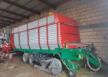 Przyczepa samozbierająca