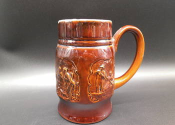 Ceramiczny kufel Kolekcjonerski Brązowy z Reliefem