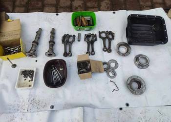 Fiat 126P fabrycznie oryginalny wałek rozrządu i zawory. Panewki główne