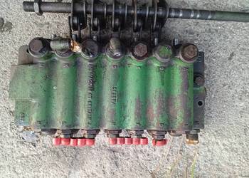 Rozdzielacz hydrauliczny John Deere 965, 975, 1065, 1072, 1075, 1085
