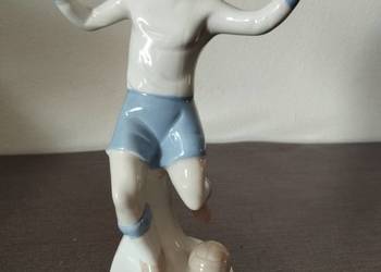 figurka porcelanowa sygnowana