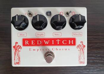 Red Witch Empress Chorus Efekt gitarowy