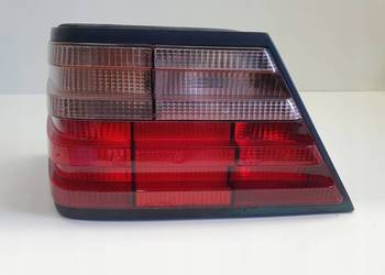 Mercedes W124 sedan 93-97r TYLNA LAMPA LEWA lewy tył kierowcy w Błotnik