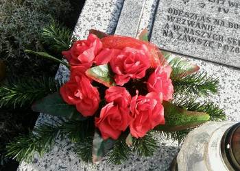 Litery, cmentarz grabiszynek, liternictwo nagrobkowe, Wrocław, napisy