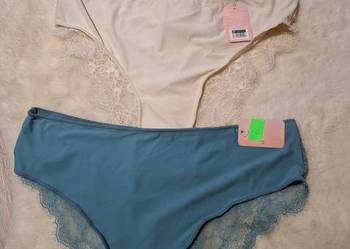 Majtki mocno wycięte z koronką 3 sztuki L