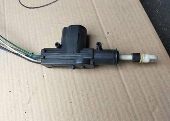 GOLF II 2 JETTA 2 pompka centralnego zamka drzwi lewy przód GOLF II 2 JETTA 2 pompka centralnego zamka drzwi lewy przód