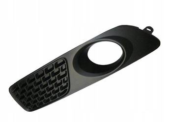 VOLVO V70 przednia lewa kratka w zderzak OE 30678639