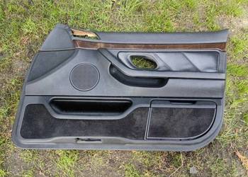 Boczek drzwi prawy przód BMW E38