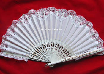 hiszpańskie wachlarze z koronką ślubne, stylowe