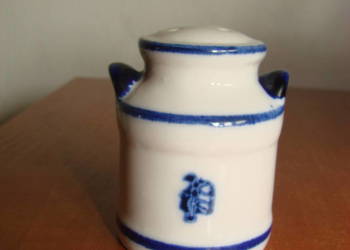 porcelanowa solniczka