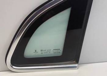 VOLVO V40 II SZYBA PRAWY TYŁ 31386779