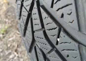 opony zimowe Yokohama 235/45R18 Yokohama BlueEarth winter V9