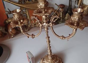 Piękny, masywny świecznik mosiężny. Piękny, masywny świecznik mosiężny.