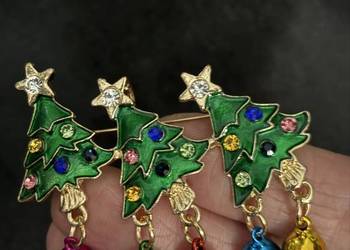 Broszka trzy choinki ozdoba świąteczna ruchome bombki