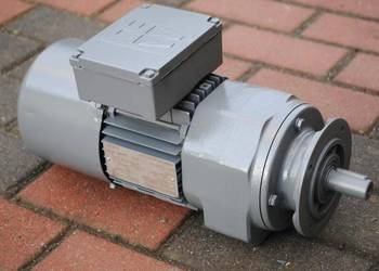 Motoreduktor kołnierzowy 0.37kw 197obr hamulec SEW