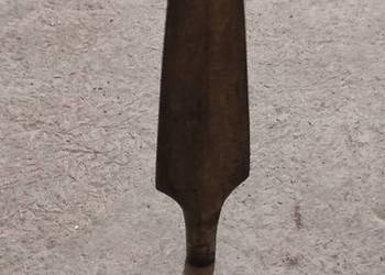 Stary mosiężny grot pierunochronu