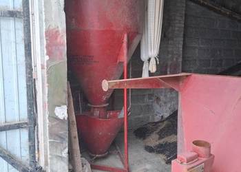 Mieszalnik pasz, śrutownik, kosz zasypowy