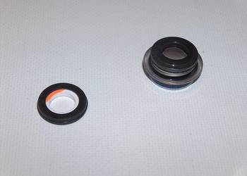 ZESTAW NAPRAWCZY POMPY WODY GSX 1300 AN 400 RF 600 RM 125 VS 600 VS 750