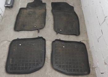 Dywaniki gumowe Volvo V40 S40 OEM 95-04