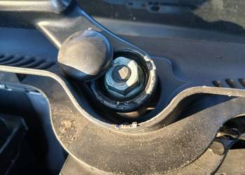 Audi A4 B6 B7 S4 Cabrio zaślepka śruby wycieraczki przedniej oryginalna